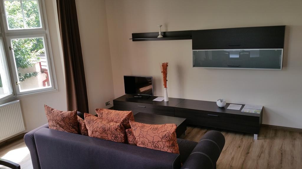 Villa Serena كارلوفي فاري المظهر الخارجي الصورة