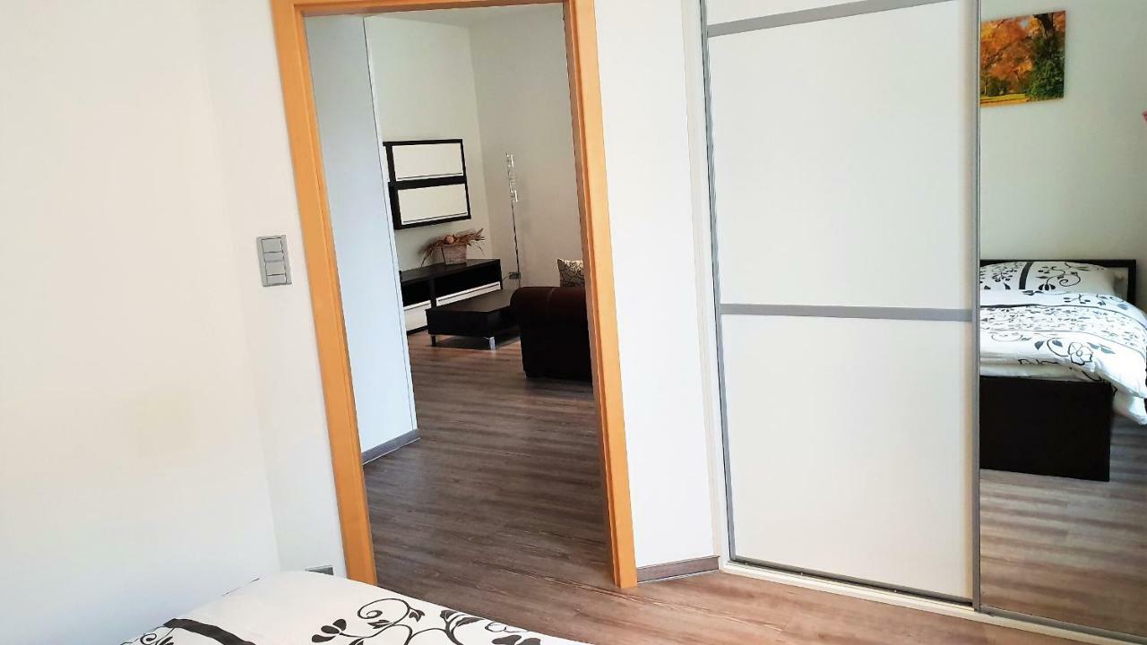 Villa Serena كارلوفي فاري المظهر الخارجي الصورة